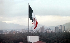 Images_139306_thumb_bandera-de-mexico-cuartoscuro_0_10_1841_1146