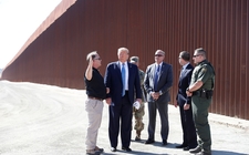 Images_168125_thumb_donald-trump-revisa-muro-fronterizo_0_22_958_595
