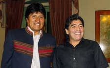 Images_170472_thumb_diego-maradona-respalda-mandatario-evo_0_0_595_370