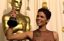 Images_213664_thumb_de-que-sirve-ganar-un-oscar-segun-halle-berry-de-nada