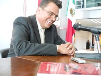 Images_8140_thumb_alex_rembao_tema_presentacion_libro_el_cobarde